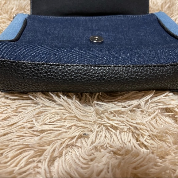 Kenneth Cole Reaction Crossbody bag - Picture 8 of 10